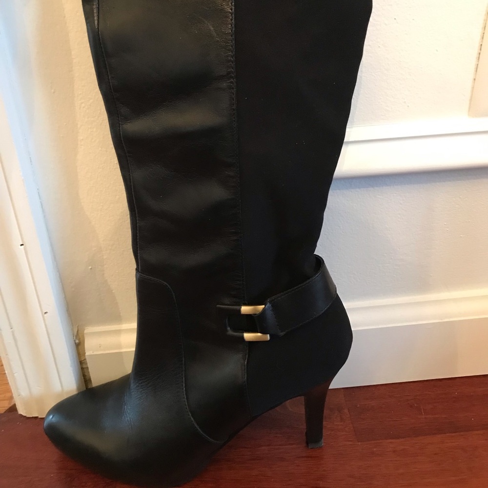 Tahari Black boots, basically new!